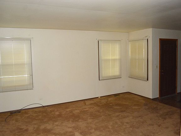 5th image of 1090 Colony Lake Dr