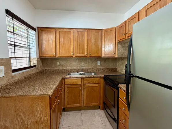 223 S Palmway APT 5, Lake Worth, FL 33460