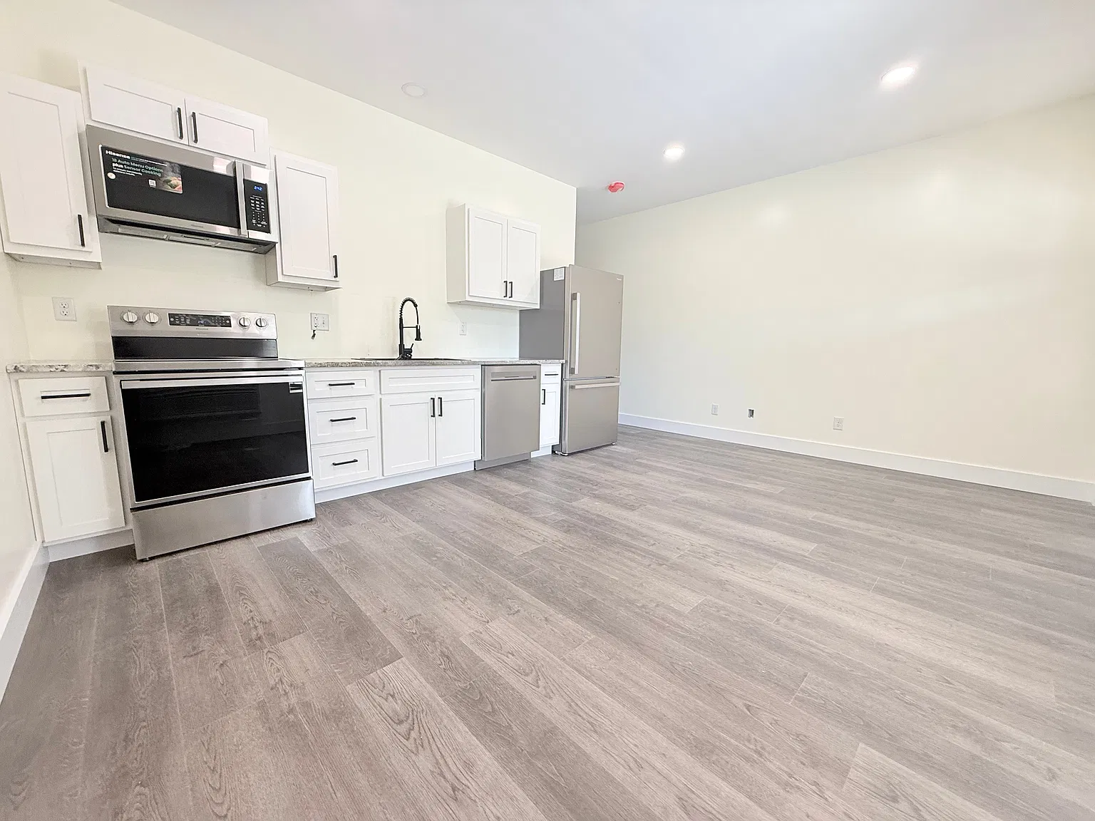 1 bed, 1.0 bath, $1,000 — Photo 2