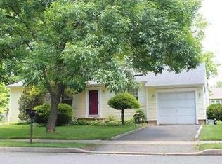 14 Netherwood Cir, Edison, NJ 08820