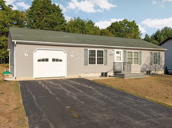 10810 S Blue Ridge Ln, Traverse City, MI 49684