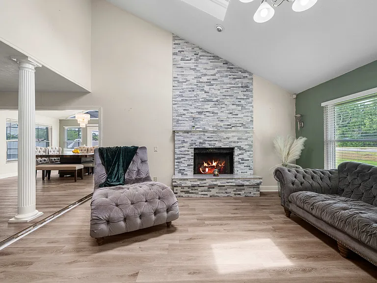 1110 E Lakeshore Blvd #3 — Photo 16