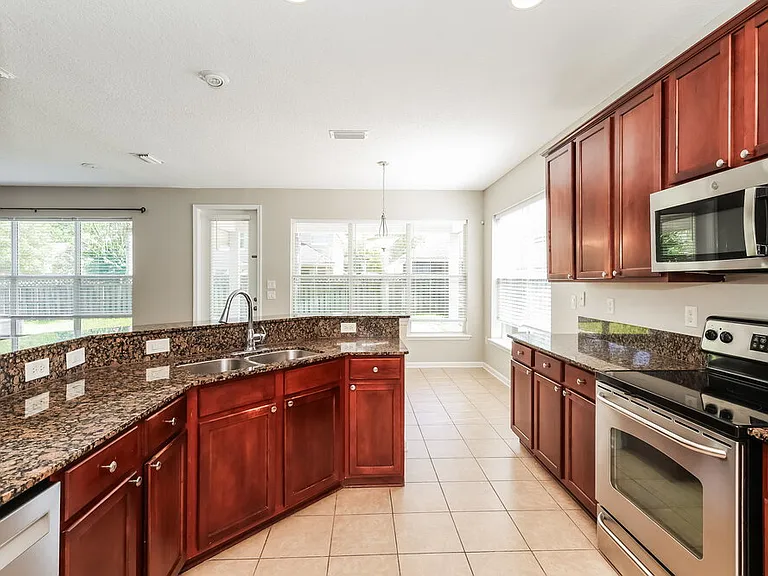 269 Silver Glen Ave — Photo 9