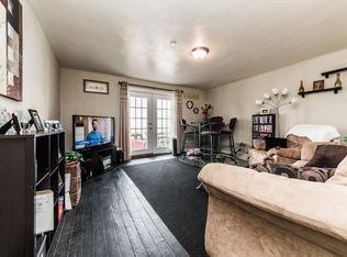 Great building with off street parking, views of the city, laundry on site!, Pittsburgh, PA 15210