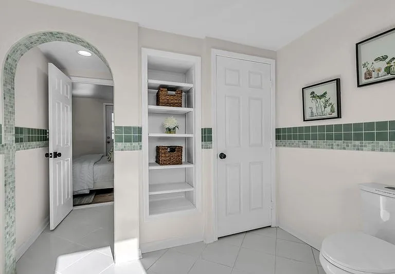 37 Shrewsbury Ave — Photo 12