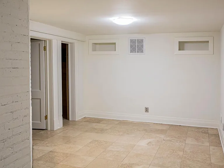 1030 Austin Ave NE — Photo 19