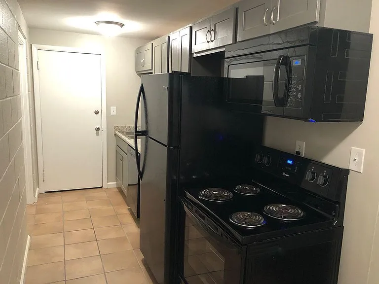 2113 Belmont Blvd #8 — Photo 3