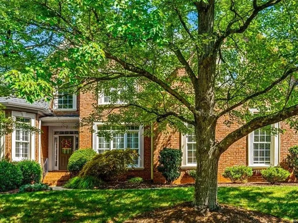 1 Rosebay Ln, Greensboro, NC 27455
