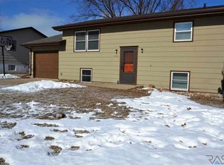 4608 W 37th St, Sioux Falls, SD 57106