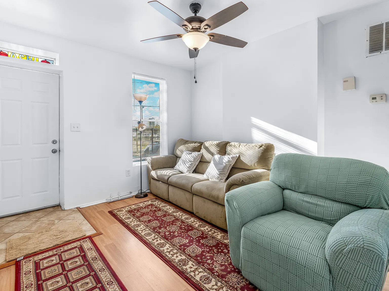 2 bed, 1.5 bath, 1040 sqft, $1,600 — Photo 4