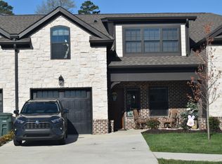 722 Wood Grove Cir, Hixson, TN 37343