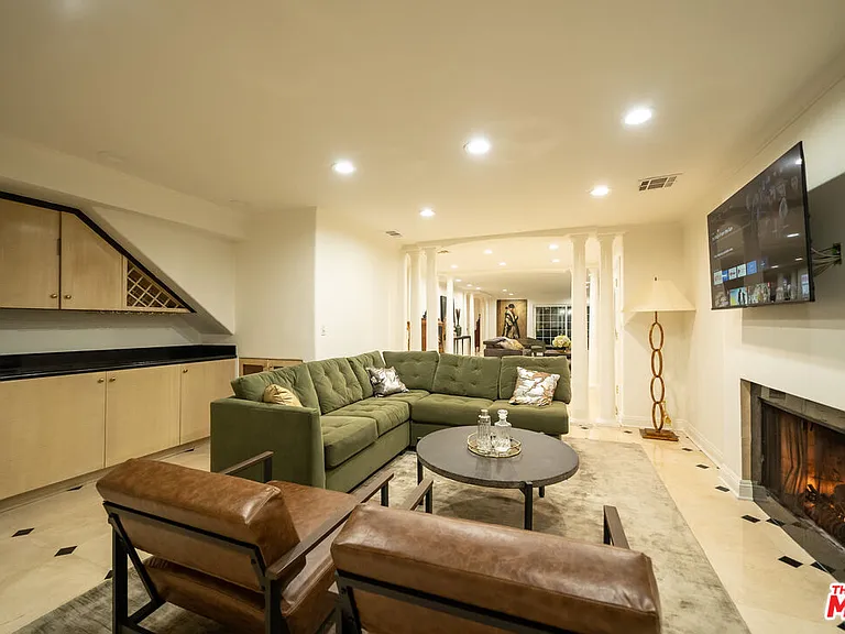 2461 Jupiter Dr — Photo 26