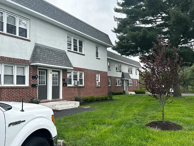 625 Stone Rd #10 — Photo 2