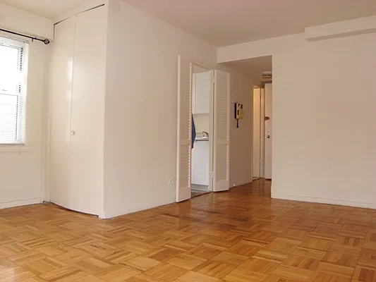 Rented by City Connections Realty | media 5