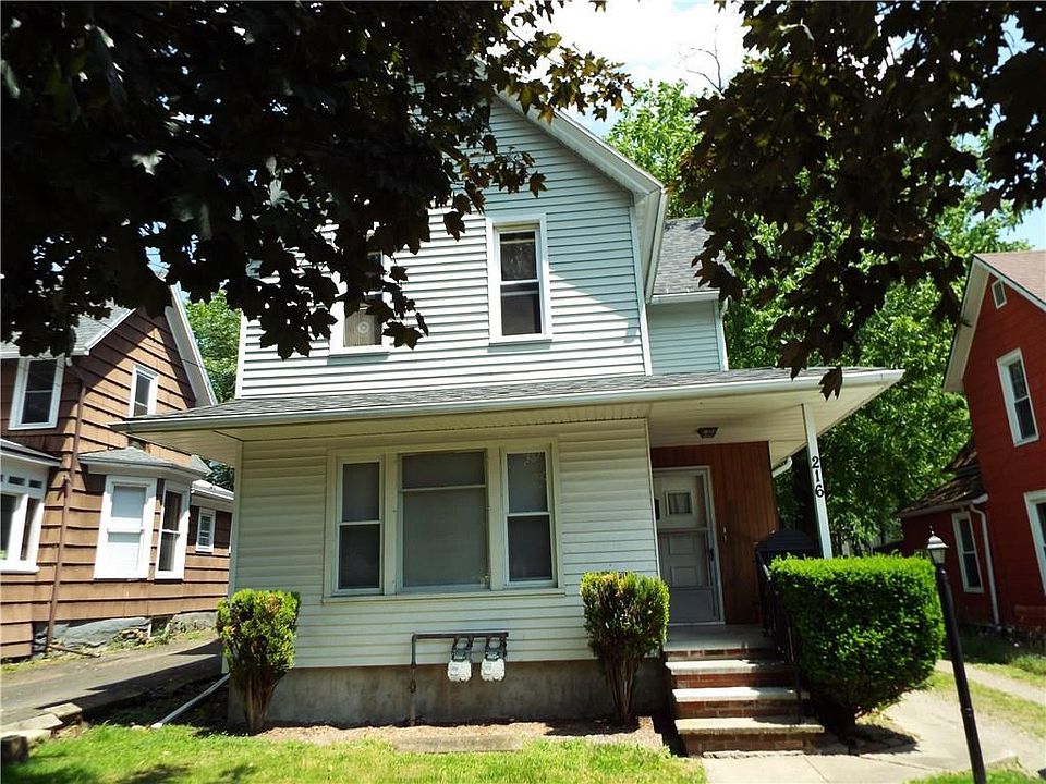2nd image of 216 N 6th St