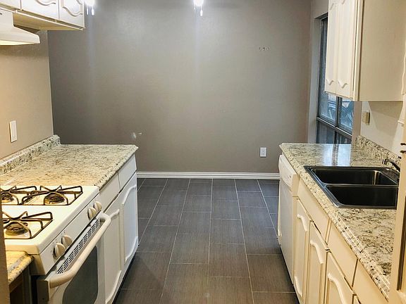 5th image of 307 E Fuller Dr