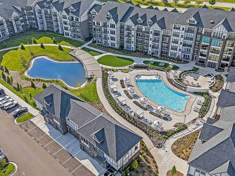 Legacy Rochester Hills Apartments — Photo 88