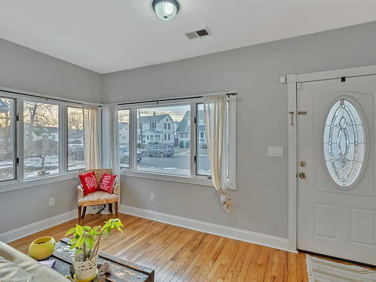 43 Hillcrest Ave #B — Photo 11