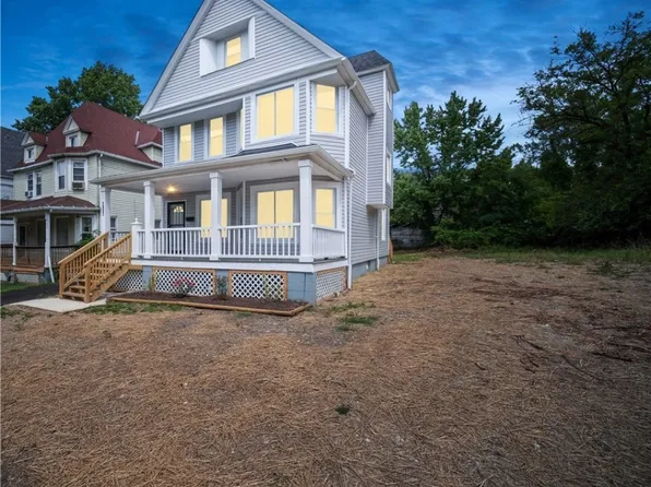 1887 E Knowles St, Cleveland, OH 44112