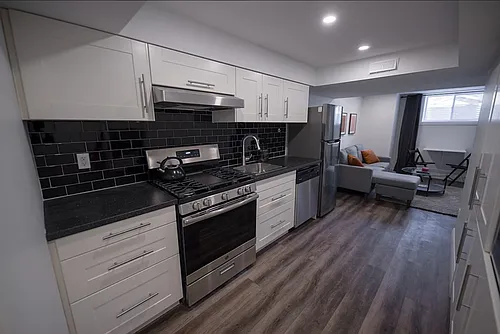 858 Bronson Ave #B Photo 1 858 Bronson Ave #B Photo 1