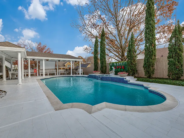 8414 Intrepid Ln — Photo 40