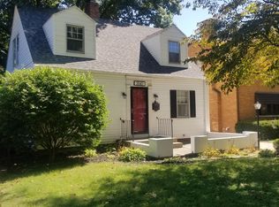 2040 S Walnut St, Springfield, IL 62704