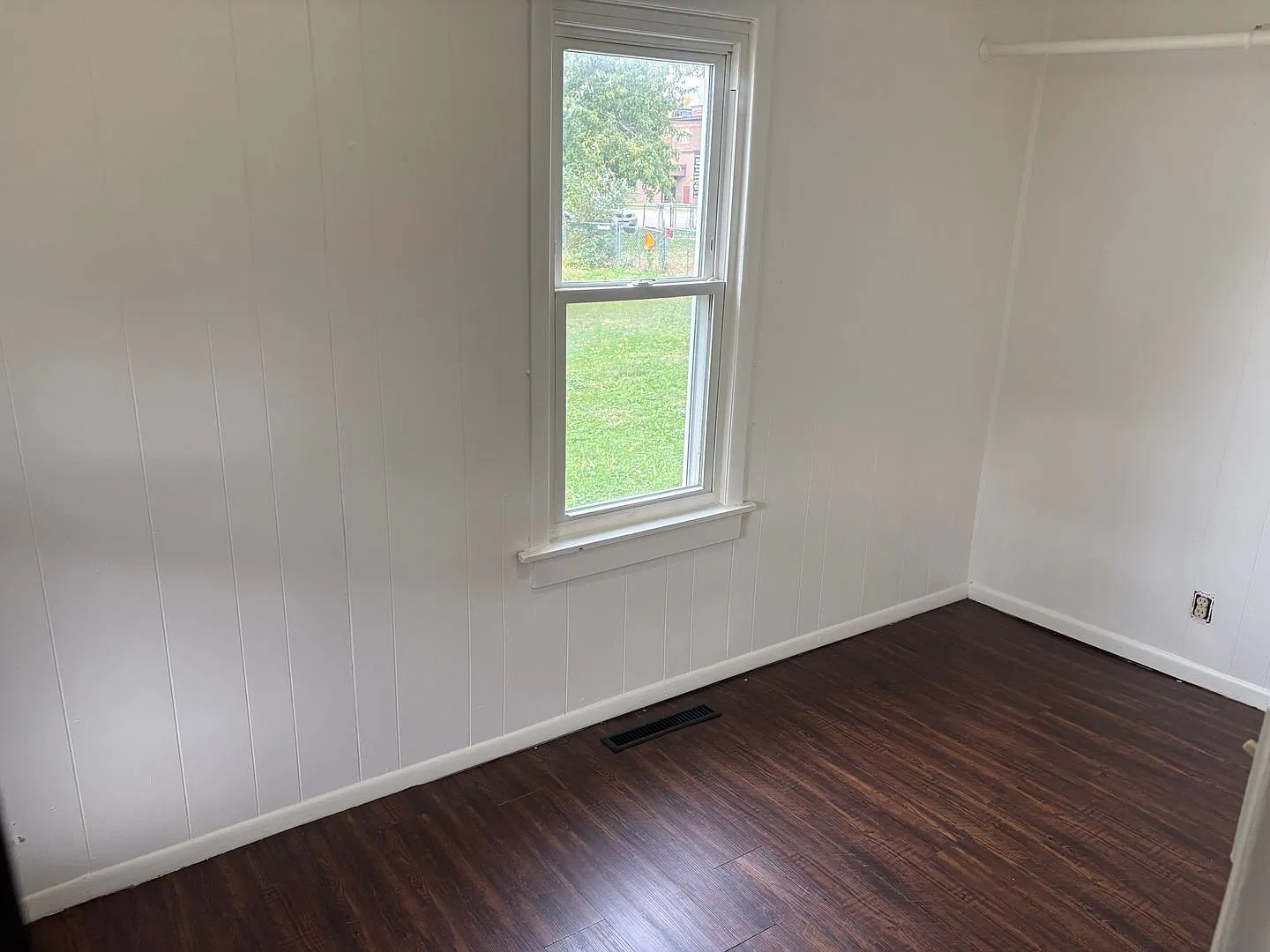 1 1/2 bedroom house in Waterloo! — Photo 2