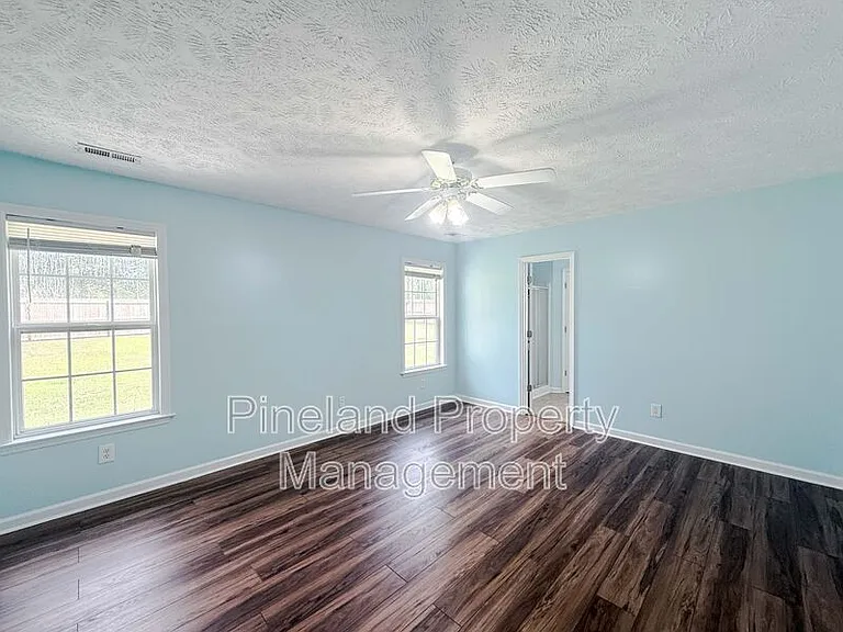 219 Woodland Dr — Photo 12