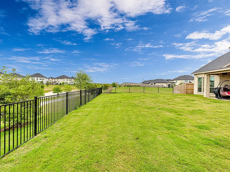5615 Logan Ridge Ln — Photo 44