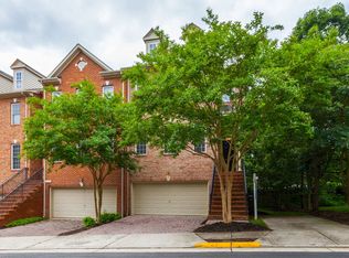 3030 Fallswood Glen Ct, Falls Church, VA 22044