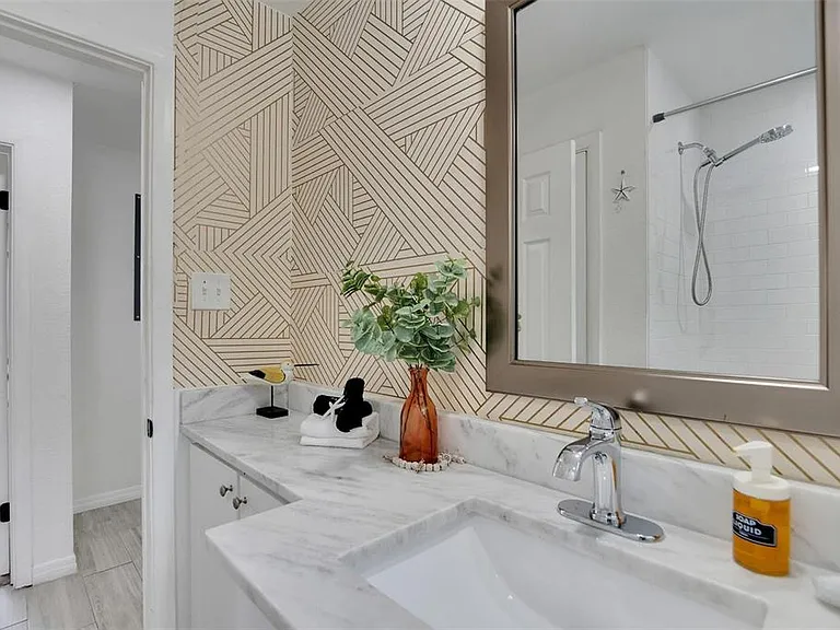 4731 W Montgomery Ave — Photo 23