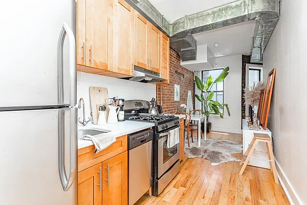 Rented by MySpaceNYC | media 25