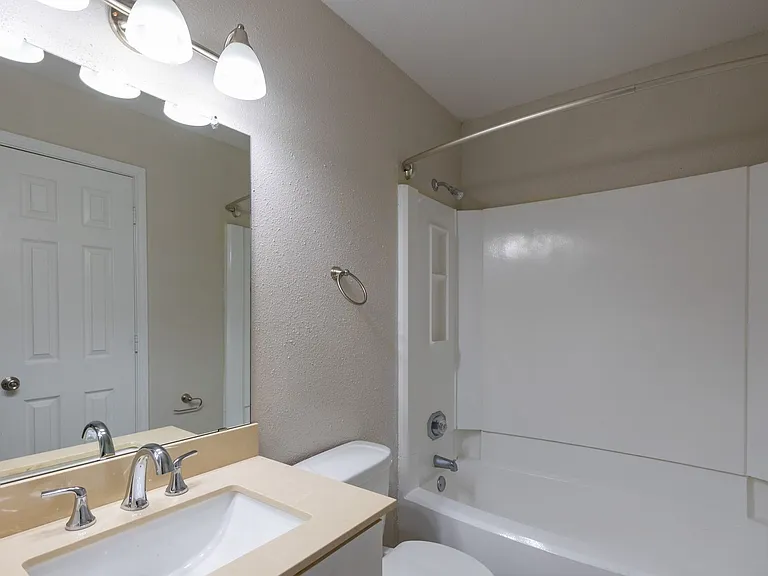 Crescent at Cityview — Photo 11