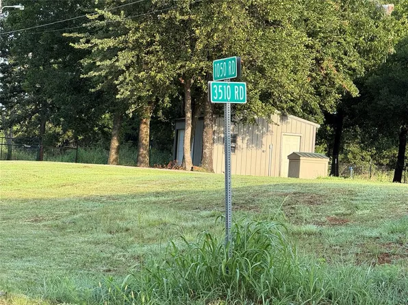 1 E 1050th Rd, Prague, OK 74864