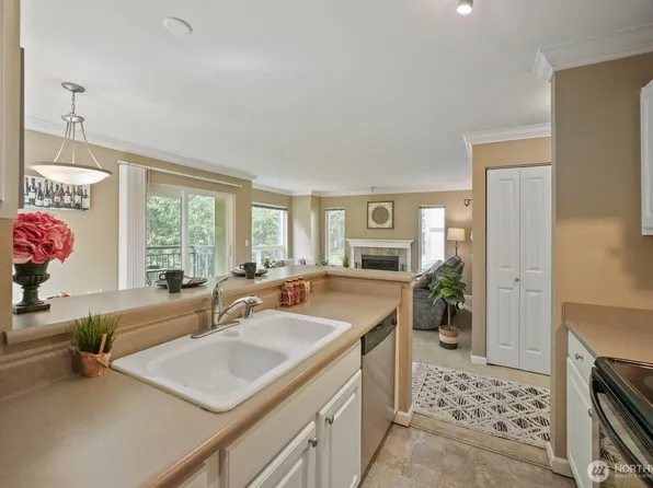31500 33rd Place SW #C204, Federal Way, WA 98023