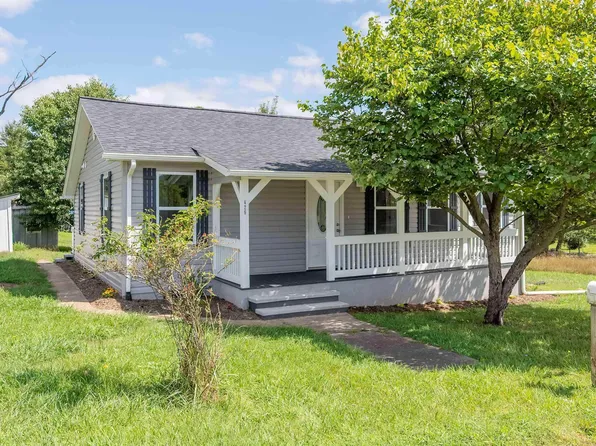 426 Store Hill Rd, Austinville, VA 24312