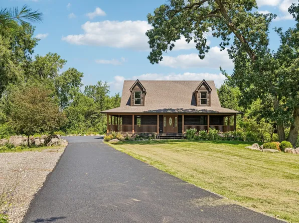 1921 Annettes Cir, Sugar Grove, IL 60554