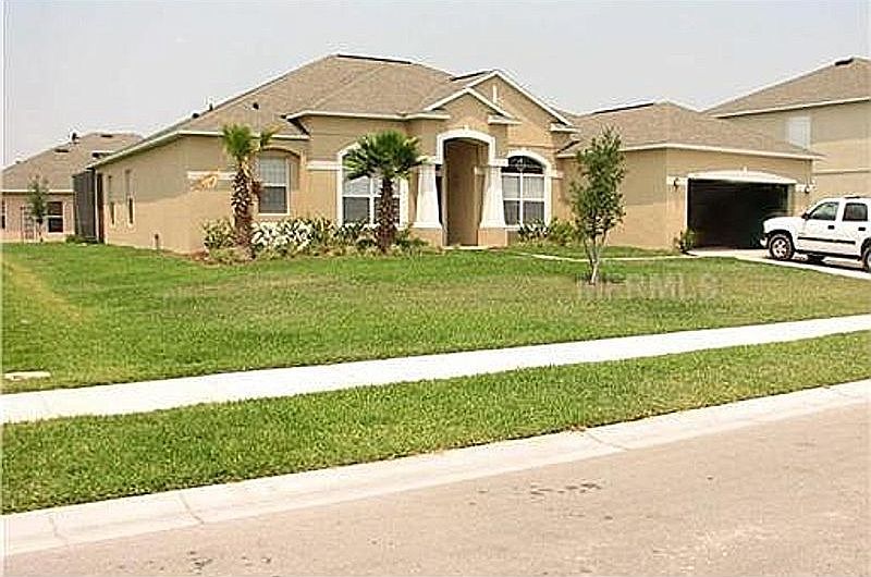 1st image of 724 Santee Terre Ln