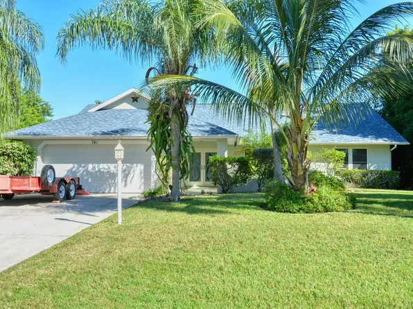 741 SE Celtic Avenue, Port St Lucie, FL 34983