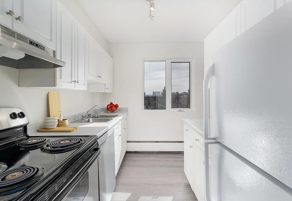 9927 114th St NW
