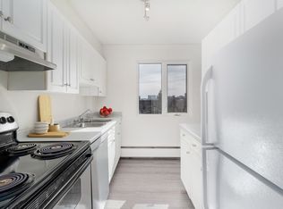 Maureen Manor, Edmonton, AB T5K 1P8