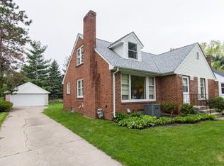 1723 Albert St N, Falcon Heights, MN 55113