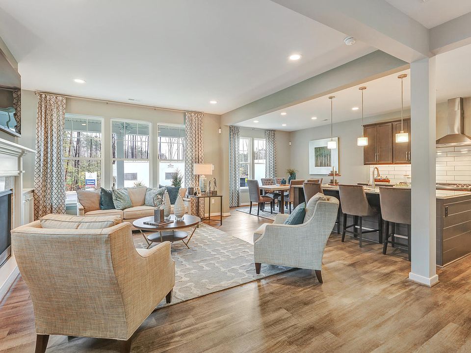5508 Benoni Drive Glen Allen-large-007-11-Family RoomKitchen-1500x1000-7...