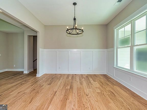 5th image of 65 Oakhurst Trl