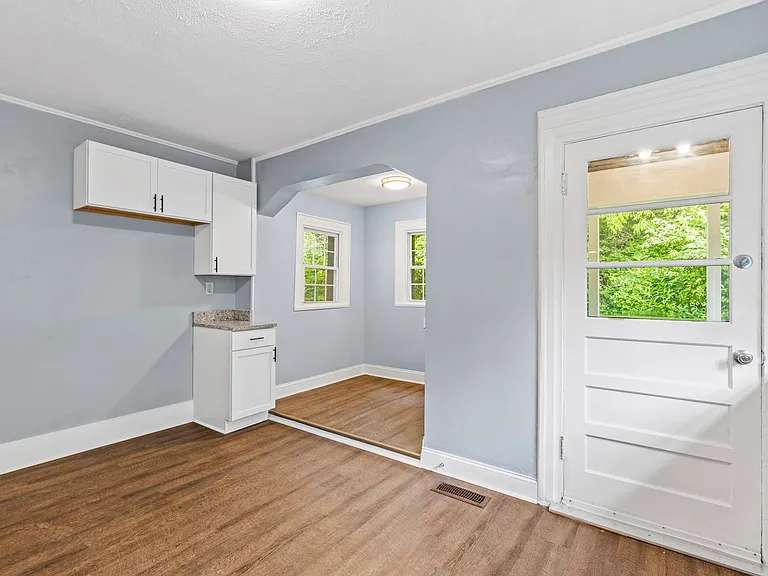 6005 Medlin Heights Rd — Photo 17
