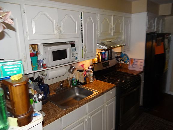 2nd image of 485 Mercer St