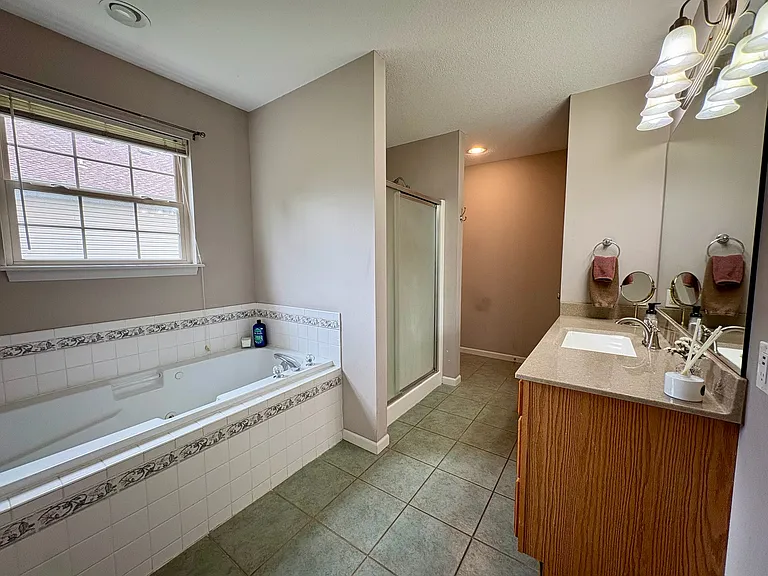Full Bathroom 1: Master Bathroom (main level)