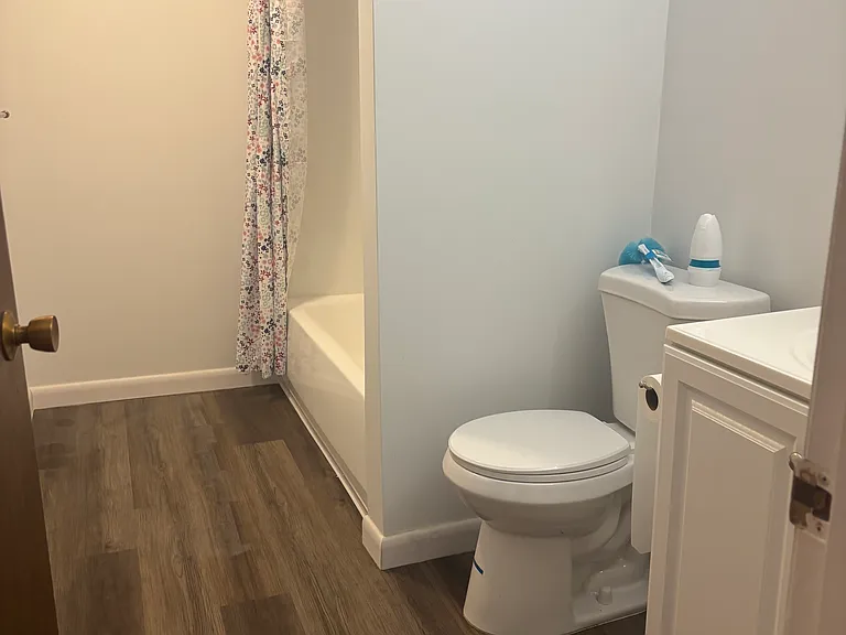 Governor Weare Apartments — Photo 33