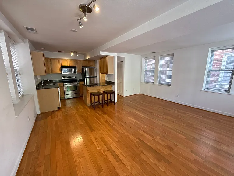 5350 Pershing Ave #4A — Photo 2