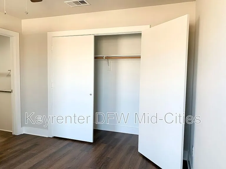 1431 Pearson St — Photo 8